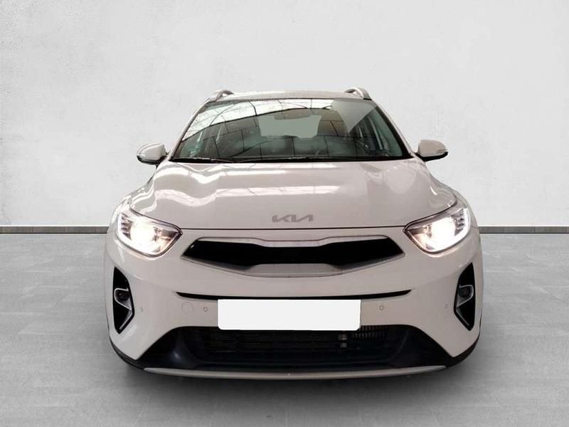Usado Kia Stonic 101 CV (74 kW) 2025 Blanco SUV