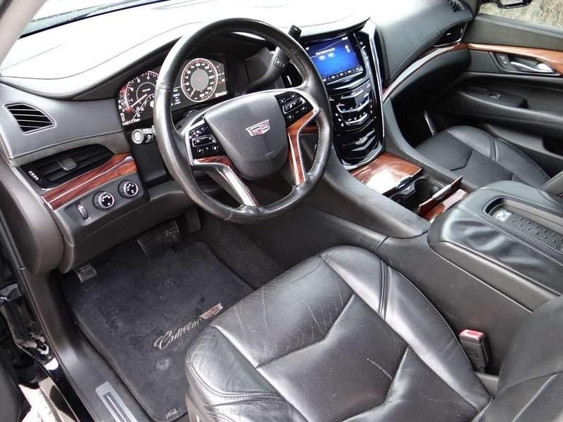 Usado Cadillac Escalade 2015 Negro SUV