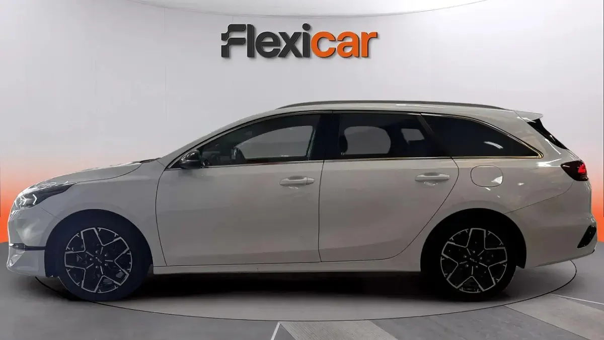 Usado Kia Ceed 100 CV (73 kW) 2025 Blanco Utilitario