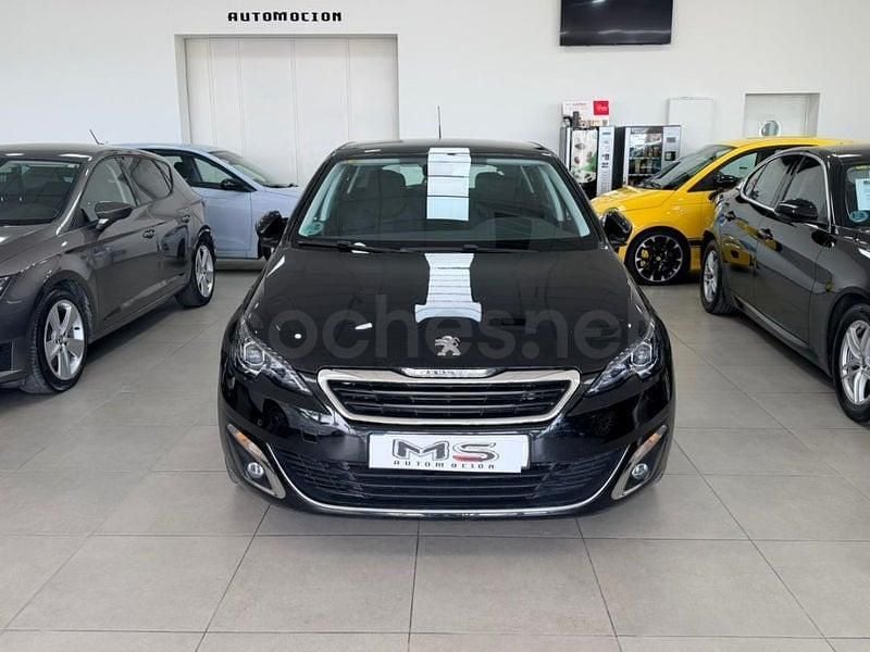 Usado Peugeot 308 Allure 120 HP (88 kW) 2016 Preto Sedan