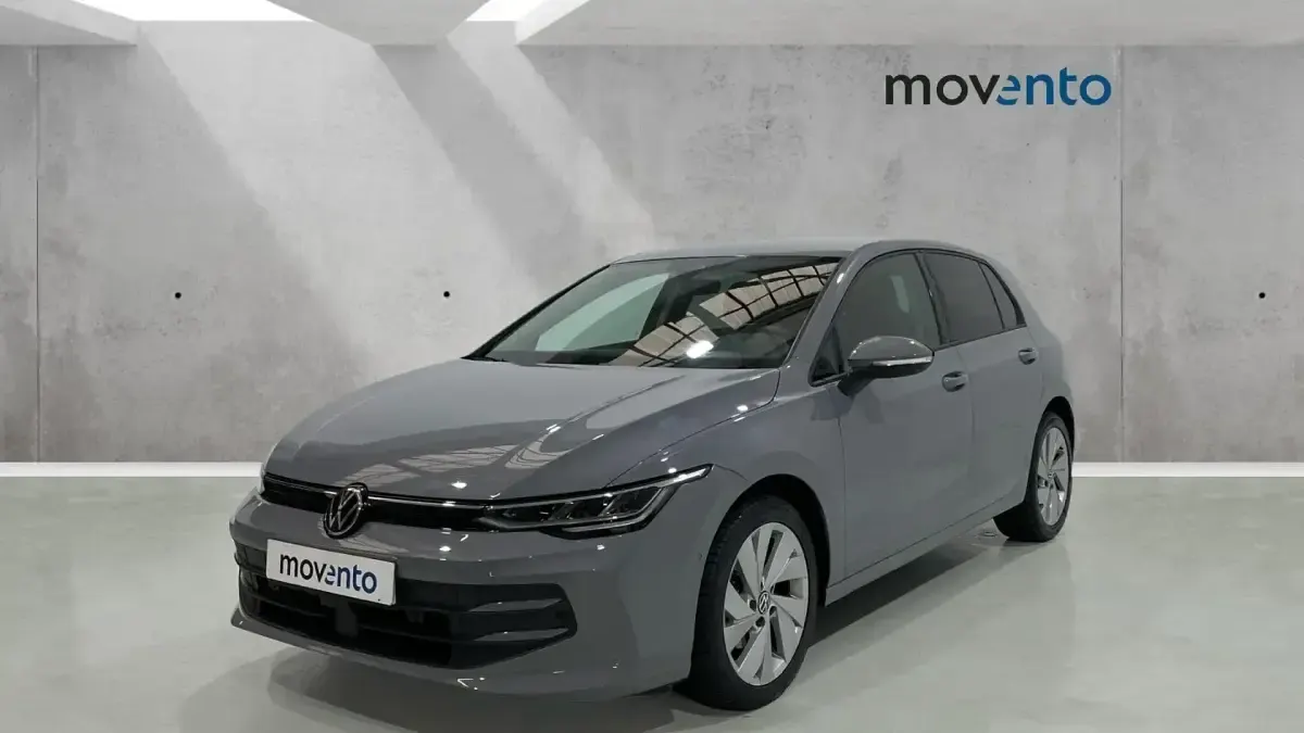 Usado VW Golf VIII 115 CV (84 kW) 2025 Gris Berlina