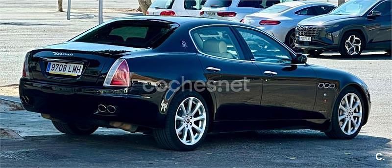 Usado Maserati Quattroporte GT 400 CV (294 kW) 2006 Negro Berlina