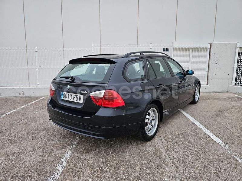 Usado BMW 320 163 CV (119 kW) 2006 Azul Familiar