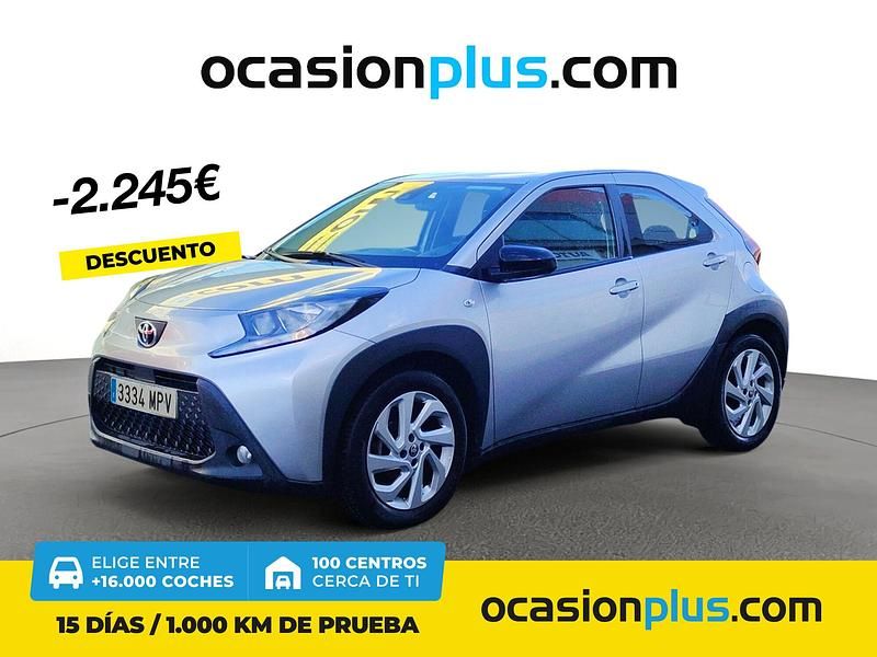 Gris / plata Usado 2024 Toyota Aygo X Play SUV | 14.250 € (Precio justo) - Imagen 1/4
