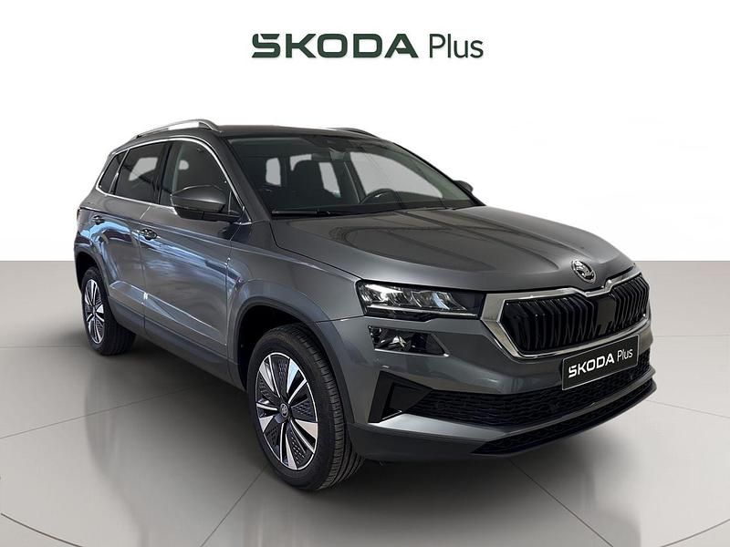 Gris Usado 2025 Skoda Karoq Selection SUV | 29.490 € (Precio justo) - Imagen 1/4
