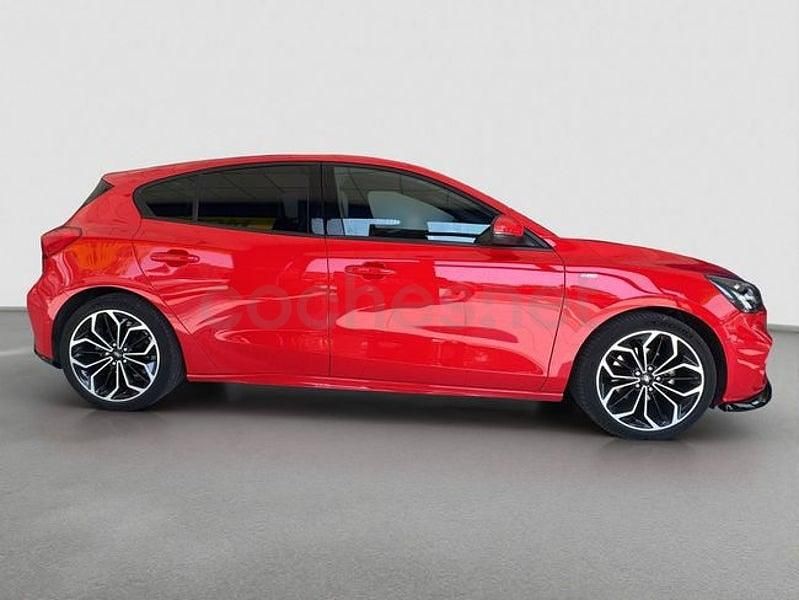 Usado Ford Focus ST-Line 125 CV (91 kW) 2022 Rojo Berlina