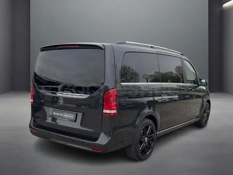 Usado Mercedes V300 Avantgarde 239 CV (175 kW) 2023 Negro Monovolumen