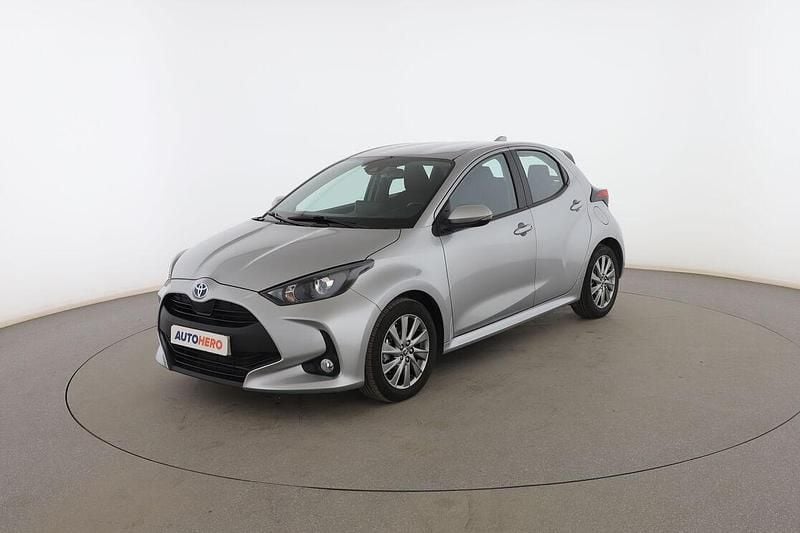 Plata Usado 2024 Toyota Yaris Hybrid Active Utilitario | 22.899 € (Un poco caro) - Imagen 1/3