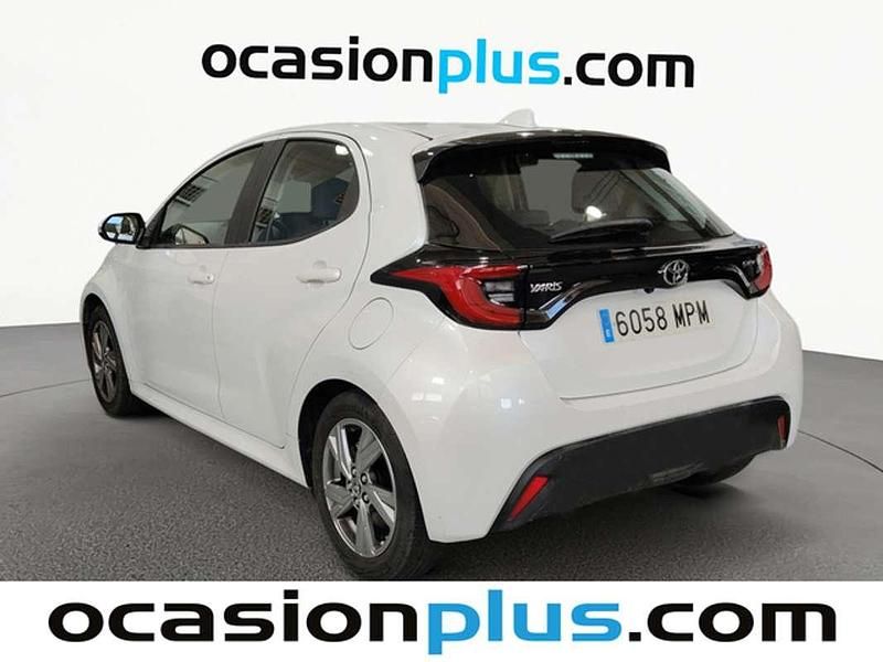 Usado Toyota Yaris Hybrid Active 116 CV (85 kW) 2024 Blanco Utilitario