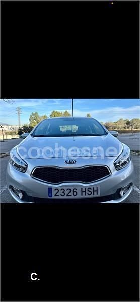 Usado Kia Ceed GT 90 HP (66 kW) 2013 Cinzento Sedan
