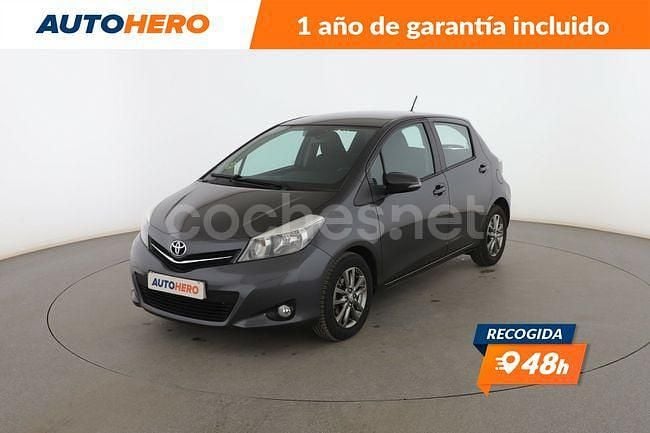 Usado Toyota Yaris Active 91 CV (66 kW) 2014 Gris Berlina