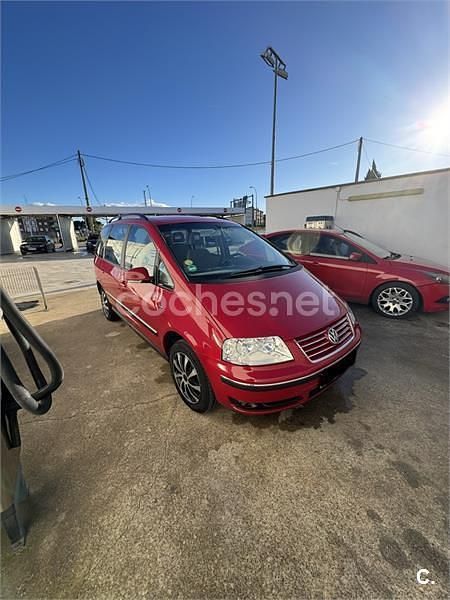 Usado VW Sharan Comfortline 140 CV (102 kW) 2006 Rojo Monovolumen