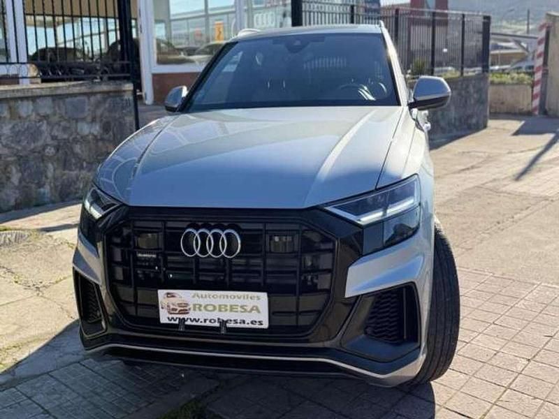 Usado Audi Q8 286 CV (210 kW) 2022 Gris SUV