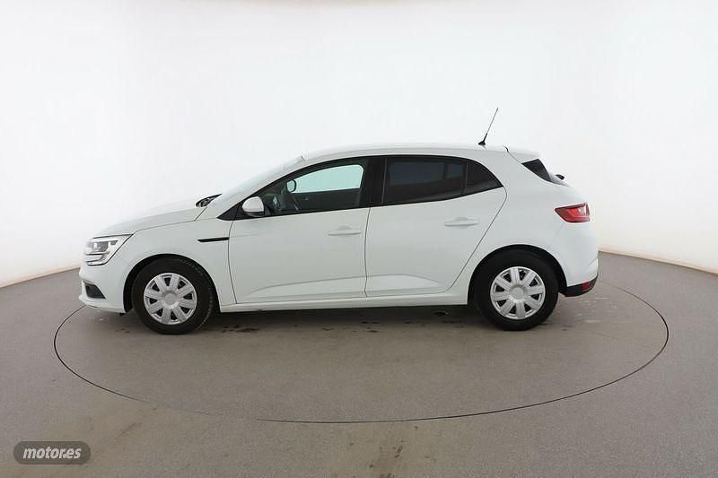 Usado Renault Mégane IV Life 90 CV (66 kW) 2016 Blanco Berlina