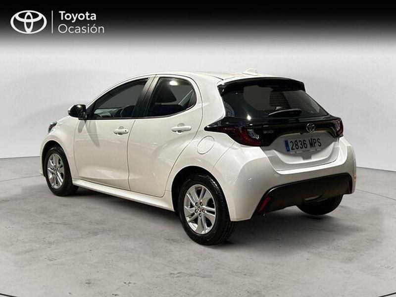 Usado Toyota Yaris Edition 125 CV (91 kW) 2024 Blanco Berlina