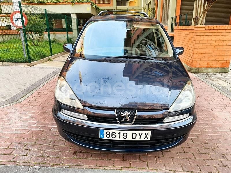 Gris / plata Usado 2006 Peugeot 807 Monovolumen | 3800 € (Buen precio) - Imagen 1/4