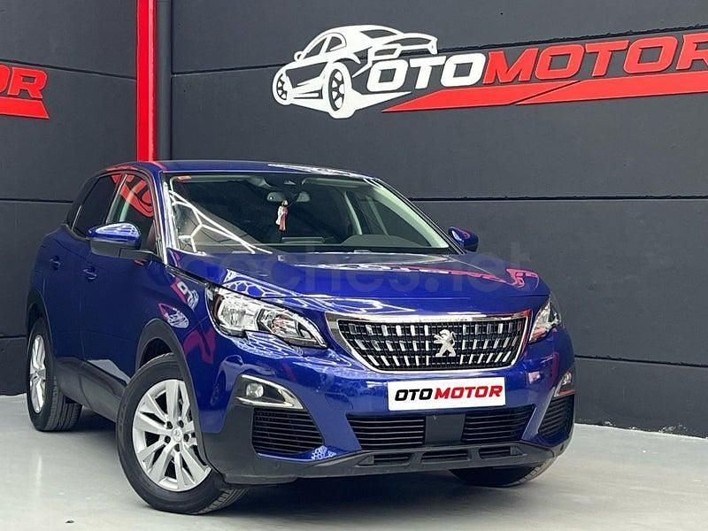 Usado Peugeot 3008 Style 130 CV (95 kW) 2020 Azul SUV