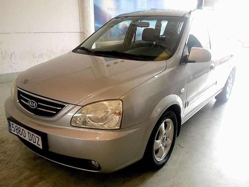 Usado Kia Carens EX 112 CV (82 kW) 2004 Plateado Monovolumen