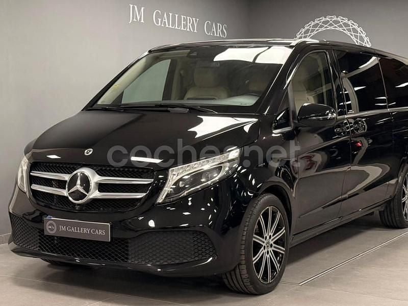 Negro Usado 2022 Mercedes V220 Avantgarde Monovolumen | 48.900 € (Un poco caro) - Imagen 1/4
