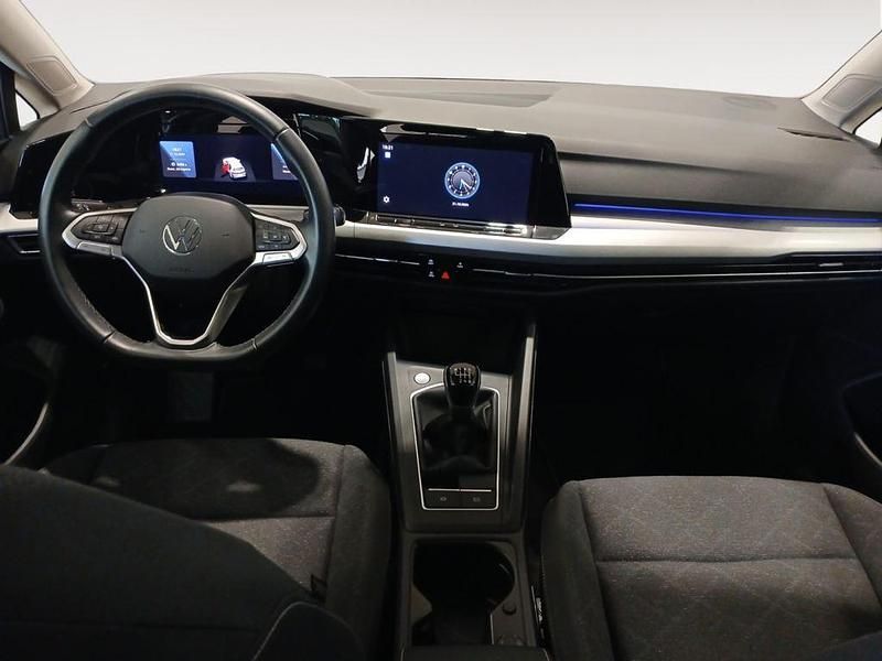 Usado VW Golf VIII Life 130 CV (95 kW) 2020 Gris plata Utilitario