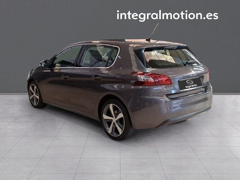 Usado Peugeot 308 Allure 130 CV (95 kW) 2015 Grisnegro Berlina