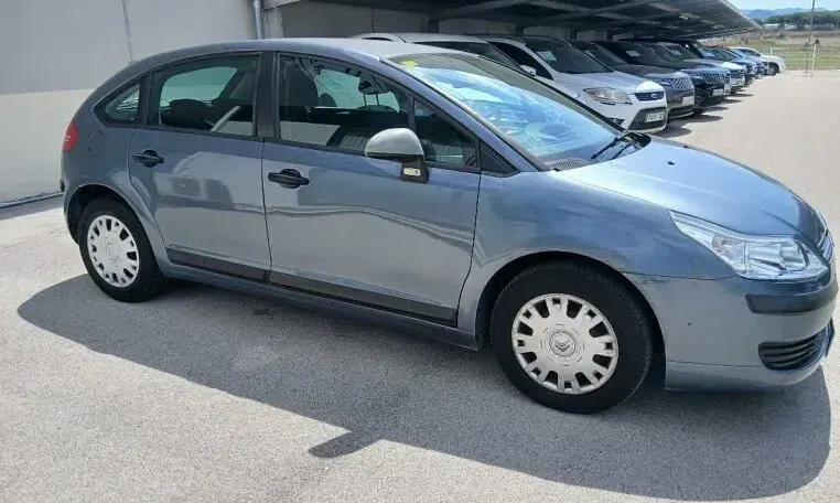 Usado Citroën C4 Seduction 90 CV (66 kW) 2007 Plateado