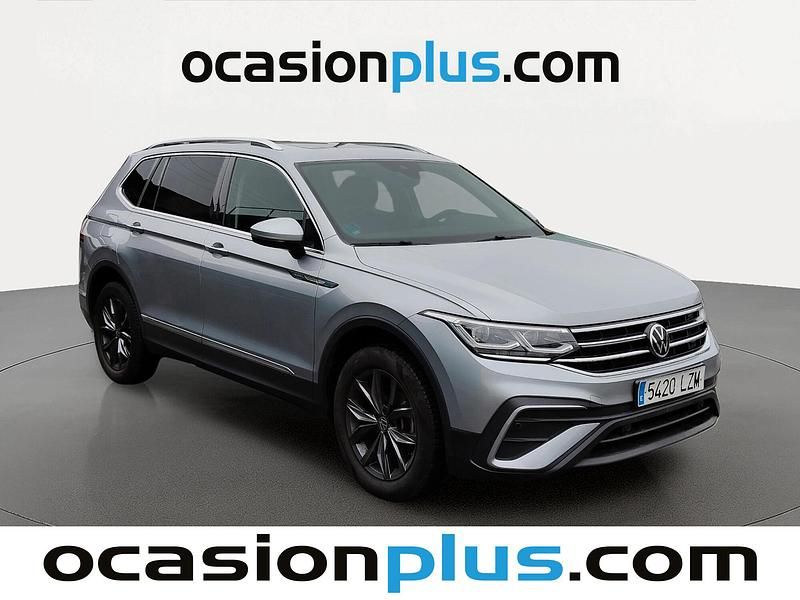 Usado VW Tiguan Life 150 CV (110 kW) 2022 Gris SUV