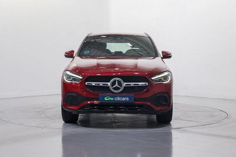 Usado Mercedes GLA180 136 CV (100 kW) 2022 Rojo SUV