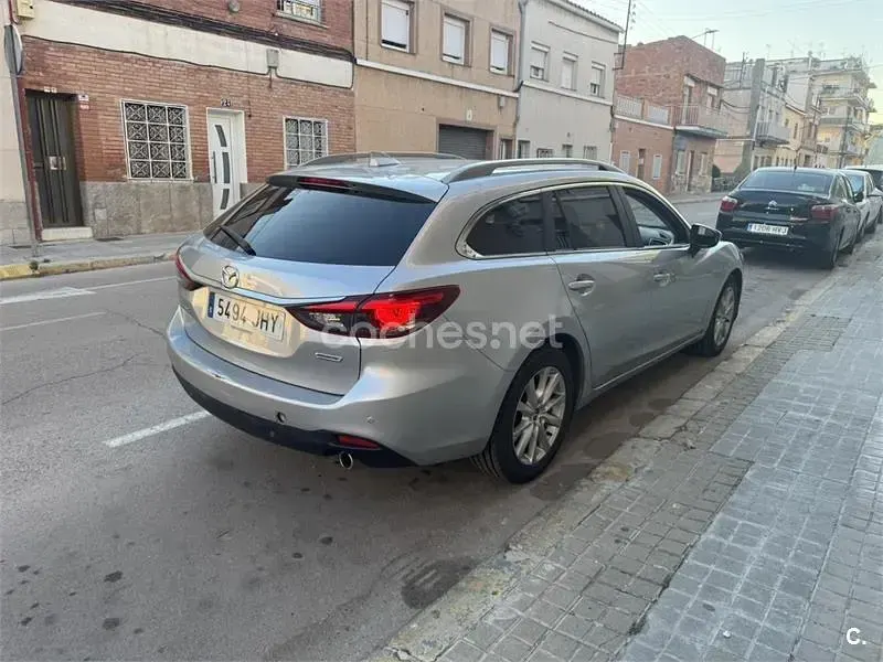 Usado Mazda 6 Luxury 150 CV (110 kW) 2015 Gris / plata Familiar