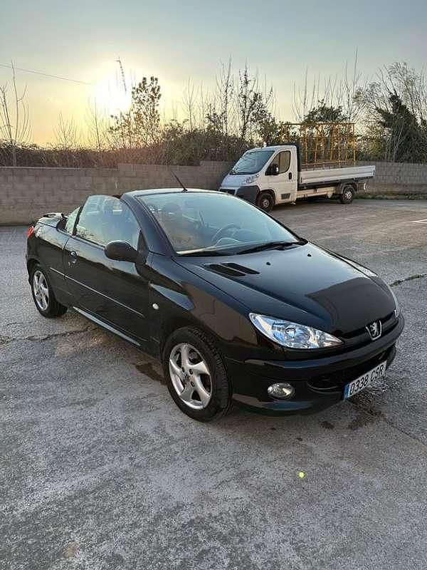 Usado Peugeot 206 109 CV (80 kW) 2004 Negro Utilitario