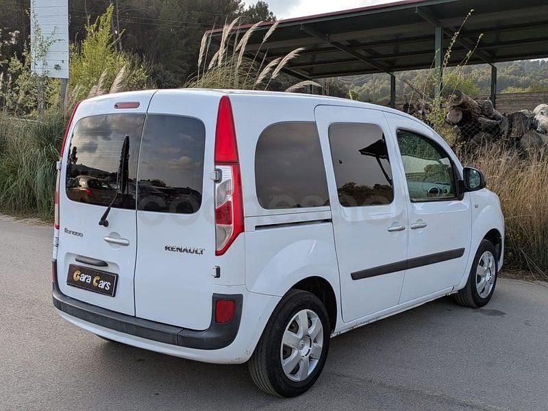 Usado Renault Kangoo Expression 90 CV (66 kW) 2014 Blanco Monovolumen