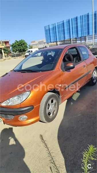 Naranja Usado 2000 Peugeot 206 Berlina | 800 € (Buen precio) - Imagen 1/4