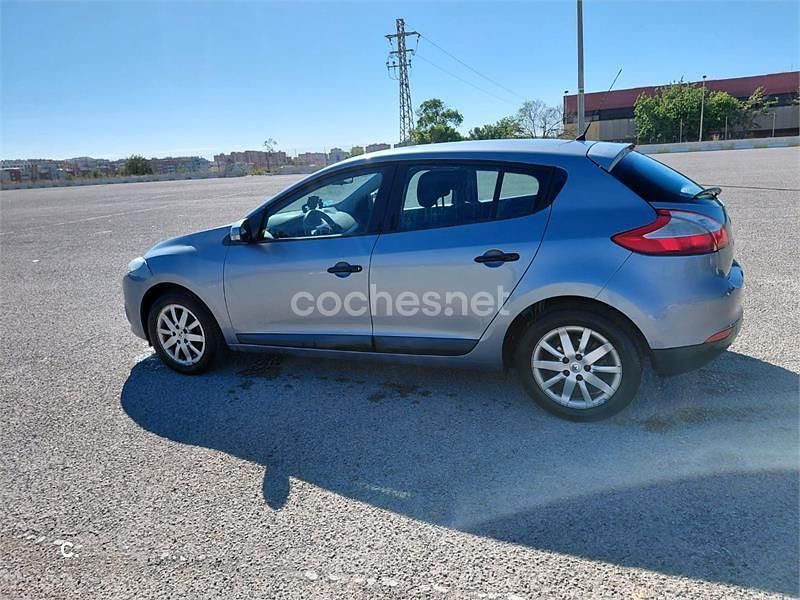 Usado Renault Mégane Authentique 100 CV (73 kW) 2009 Azul Berlina
