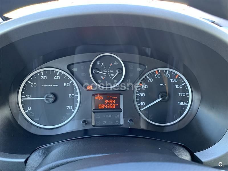 Usado Peugeot Partner Tepee Outdoor 120 CV (88 kW) 2016 Gris / plata Monovolumen