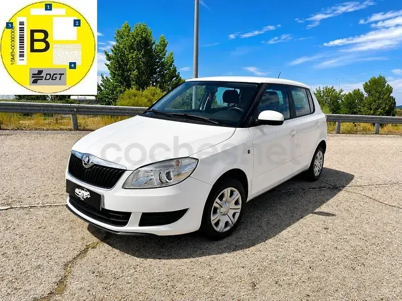 Usado Skoda Fabia Ambition 75 CV (55 kW) 2013 Blanco Berlina