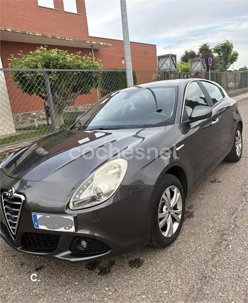 Marrón Usado 2011 Alfa Romeo Giulietta Distinctive Berlina | 4700 € (Precio justo) - Imagen 1/4