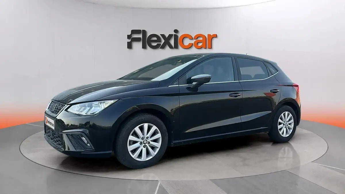 Usado Seat Ibiza FR 110 CV (80 kW) 2021 Negro Utilitario