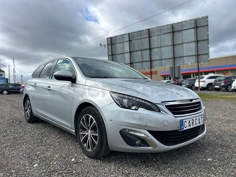 Usado Peugeot 308 SW Allure 150 CV (110 kW) 2015 Gris / plata Familiar
