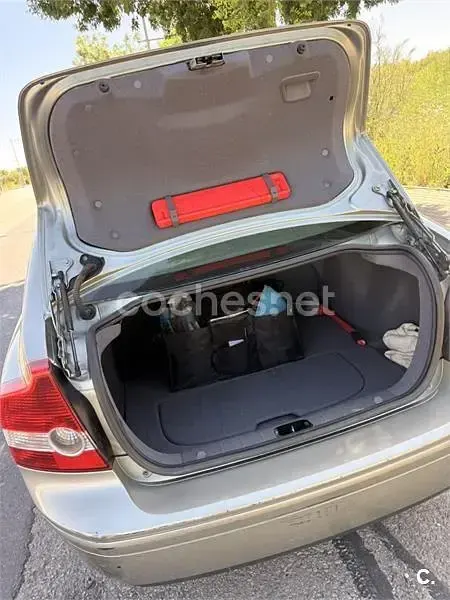 Usado Volvo S40 109 CV (80 kW) 2005 Beige Berlina
