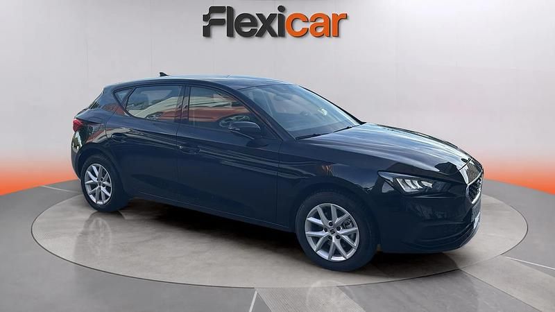 Usado Seat Leon Style 110 CV (80 kW) 2024 Negro Berlina