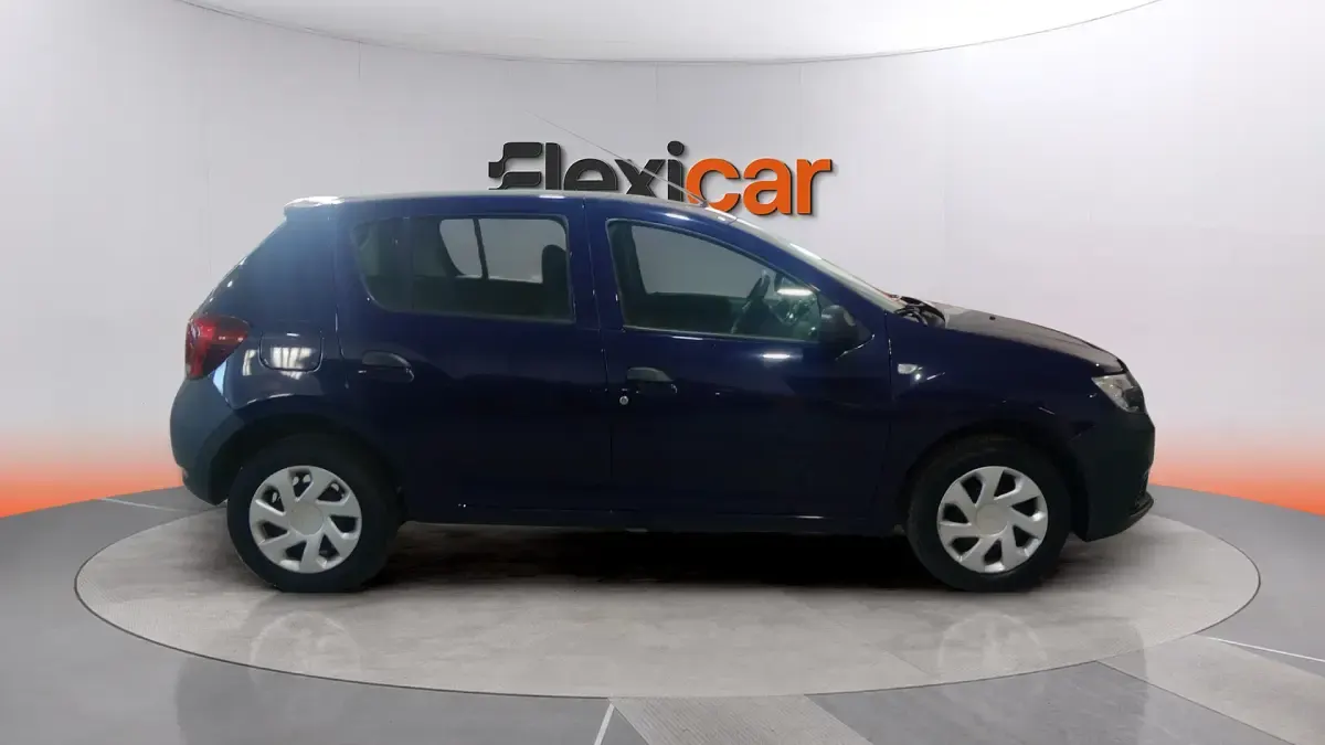 Usado Dacia Sandero Acces 75 CV (55 kW) 2018 Azul Berlina