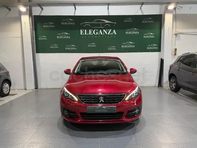 Usado Peugeot 308 Active 130 CV (95 kW) 2018 Granate Berlina
