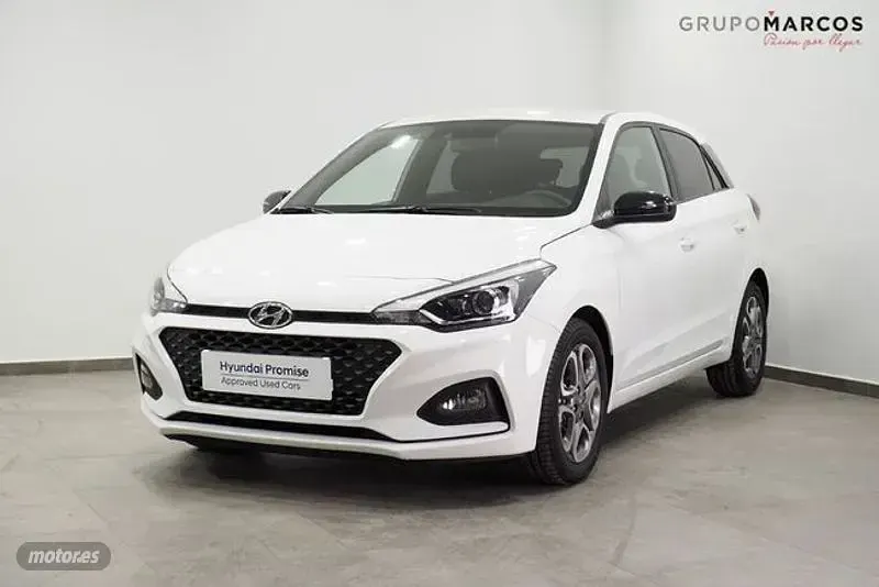 Usado Hyundai i20 100 CV (73 kW) 2020 Blanco Utilitario