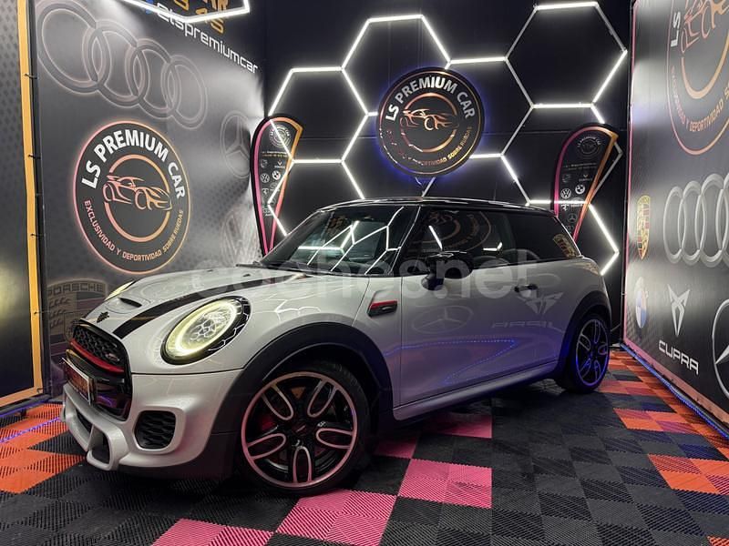 Usado Mini John Cooper Works 231 CV (169 kW) 2020 Gris / plata Utilitario