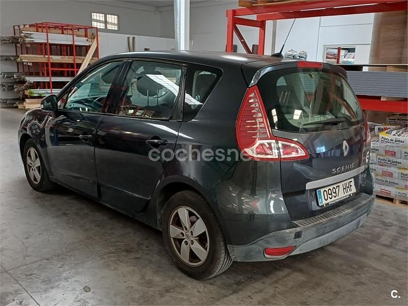 Usado Renault Scénic III Dynamique 130 CV (95 kW) 2011 Gris / plata Monovolumen