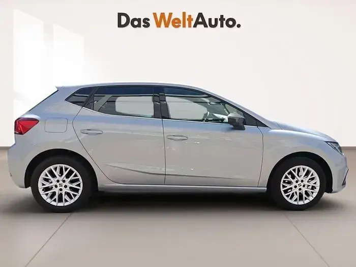 Usado Seat Ibiza 116 CV (85 kW) 2024 Gris Utilitario