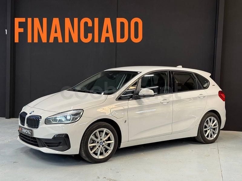 Usado BMW 225 Active Tourer iPerformance 224 CV (164 kW) 2018 Blanco Monovolumen