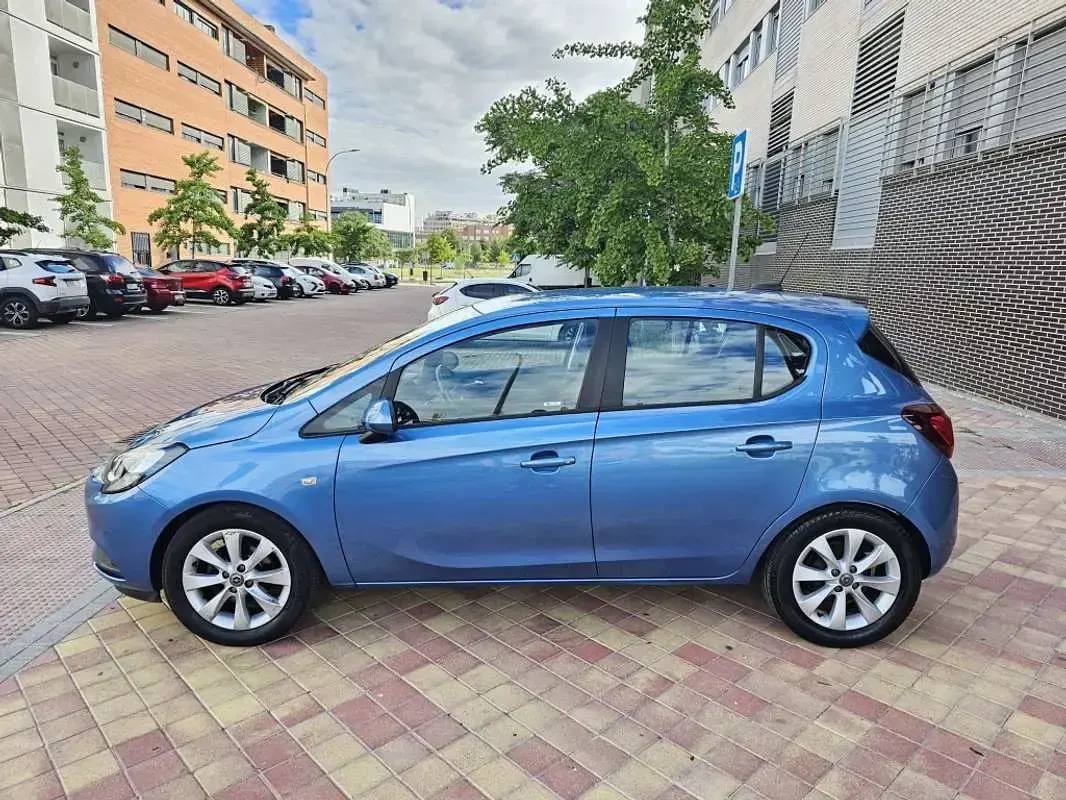Usado Opel Corsa Selective 90 CV (66 kW) 2018 Azul Utilitario