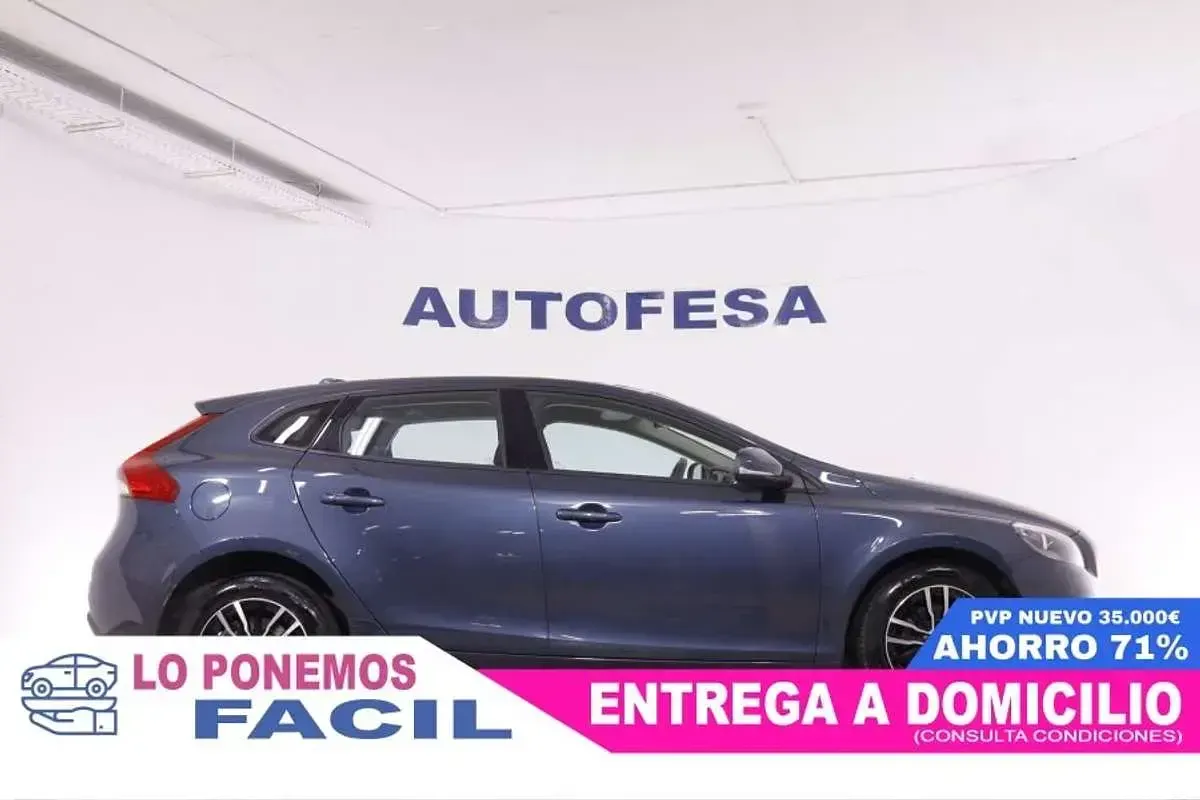 Usado Volvo V40 Momentum 120 CV (88 kW) 2017 Azul Utilitario