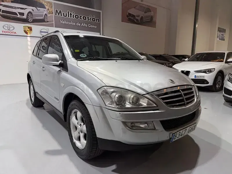 Usado SsangYong Kyron 141 CV (103 kW) 2008 Gris / plata SUV